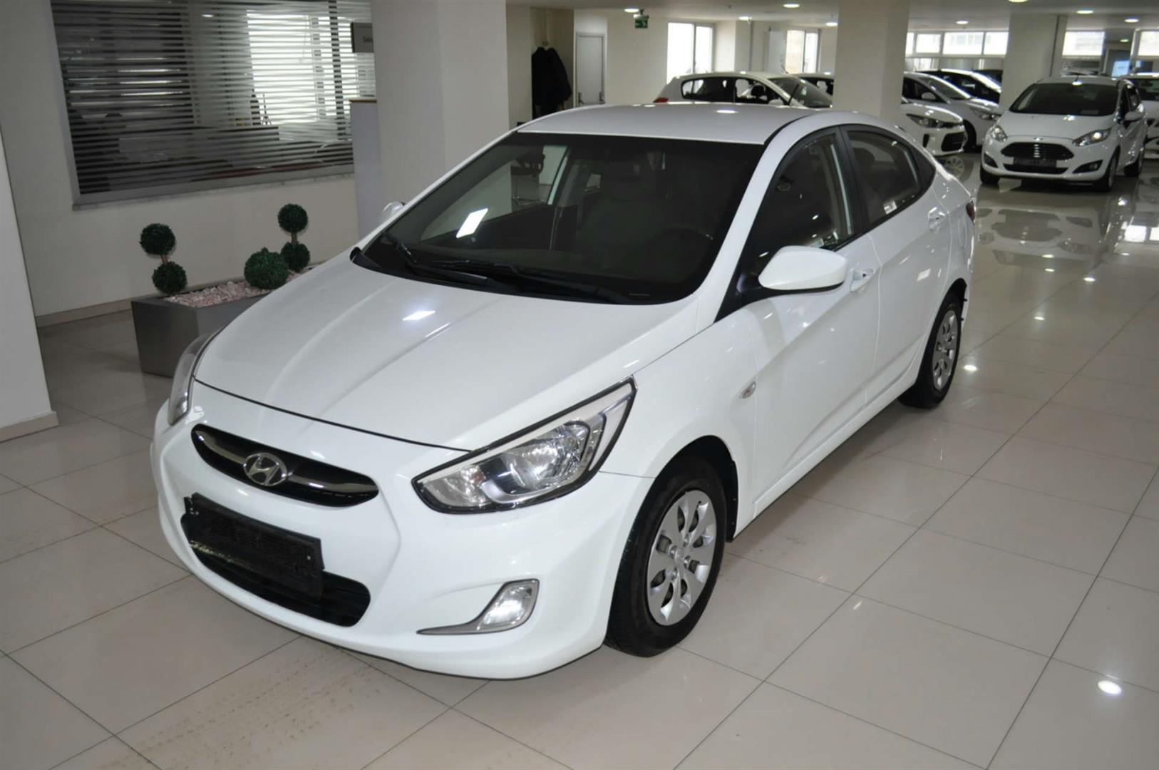 Hyundai accent blue crdi